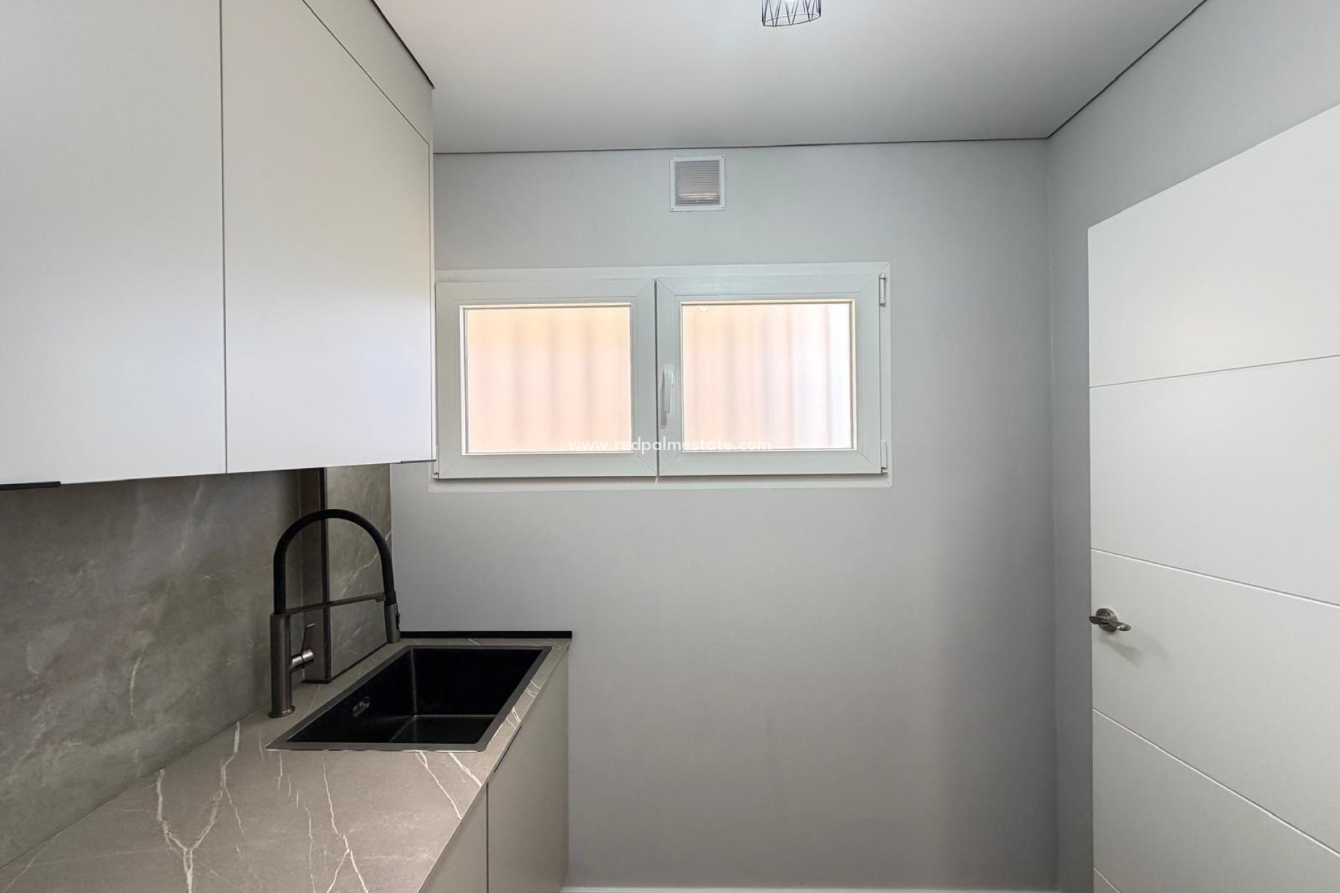 Återförsäljning - Lägenhet -
Torrevieja - Punta prima