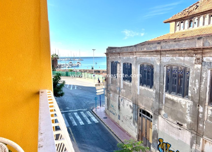 Återförsäljning - Lägenhet -
Torrevieja