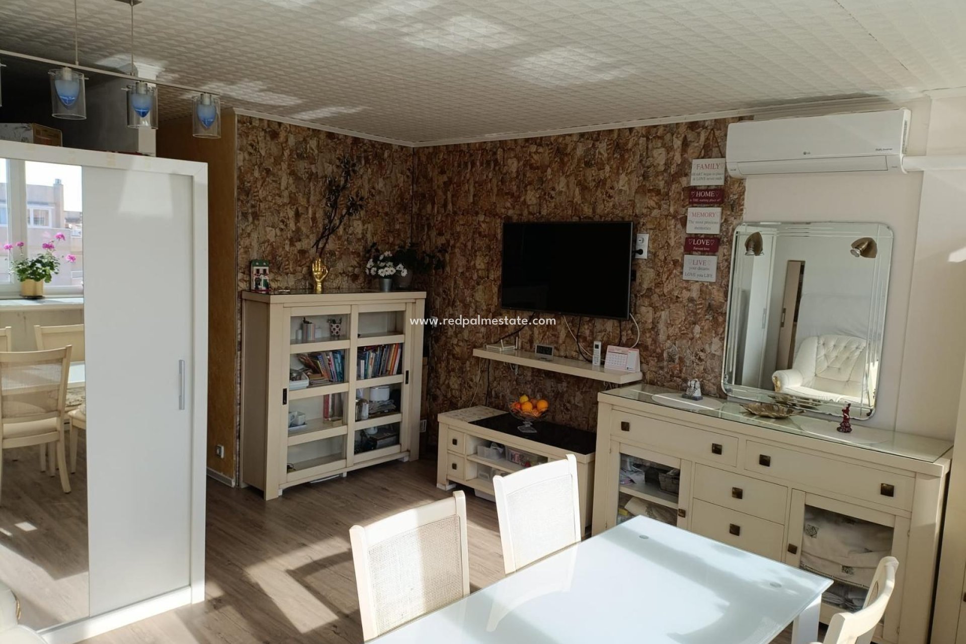 Återförsäljning - Lägenhet -
Torrevieja