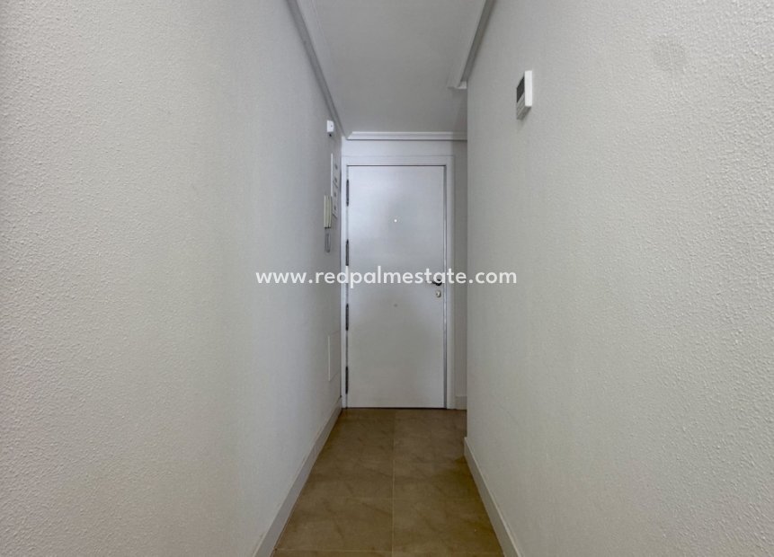 Återförsäljning - Lägenhet -
Torrevieja