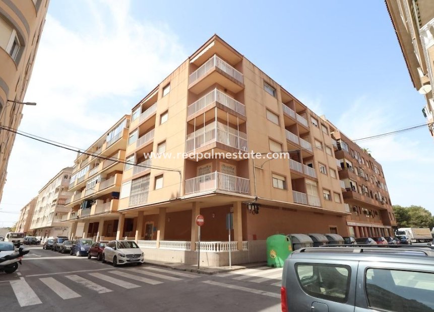 Återförsäljning - Lägenhet -
Torrevieja