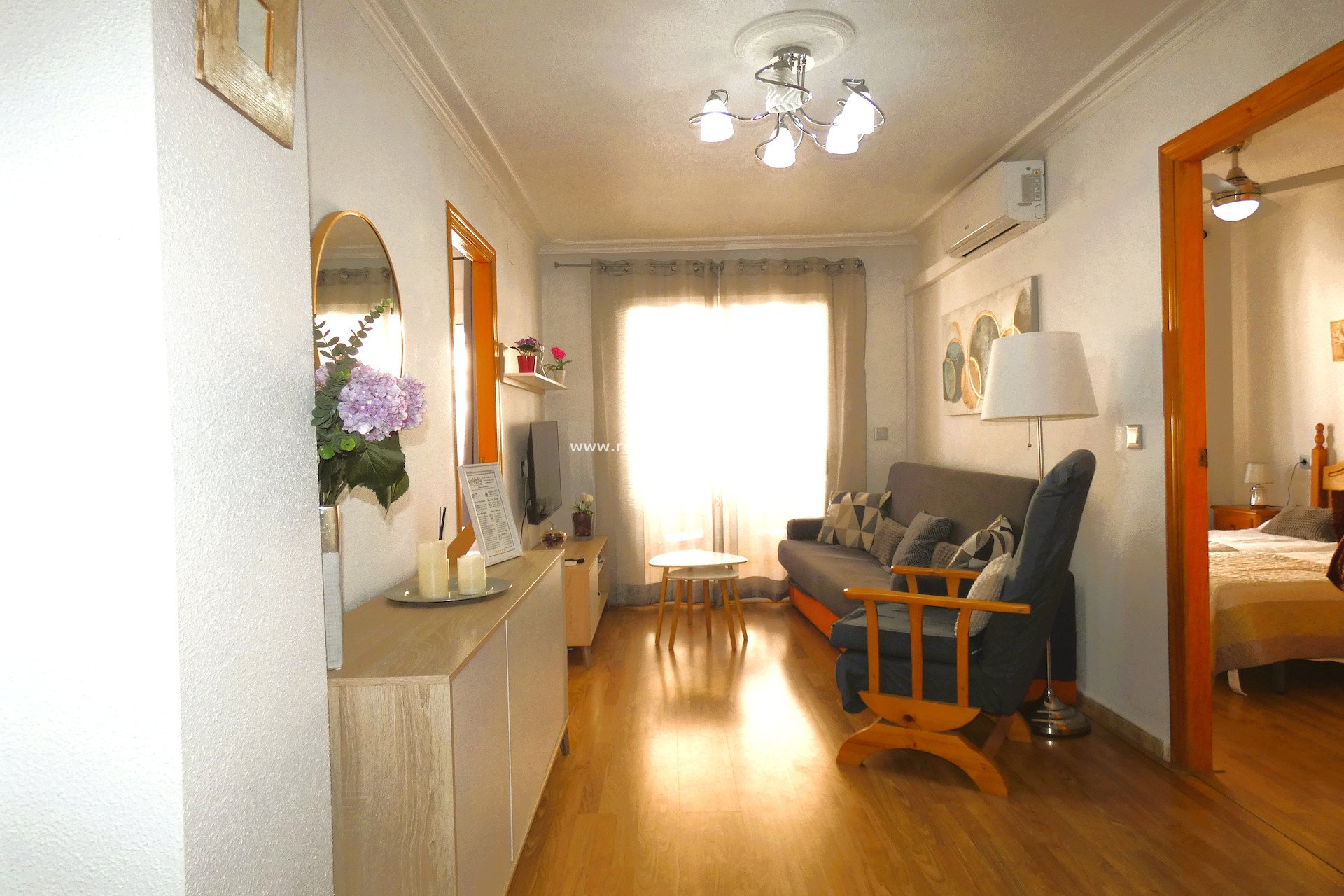 Återförsäljning - Lägenhet -
Torrevieja