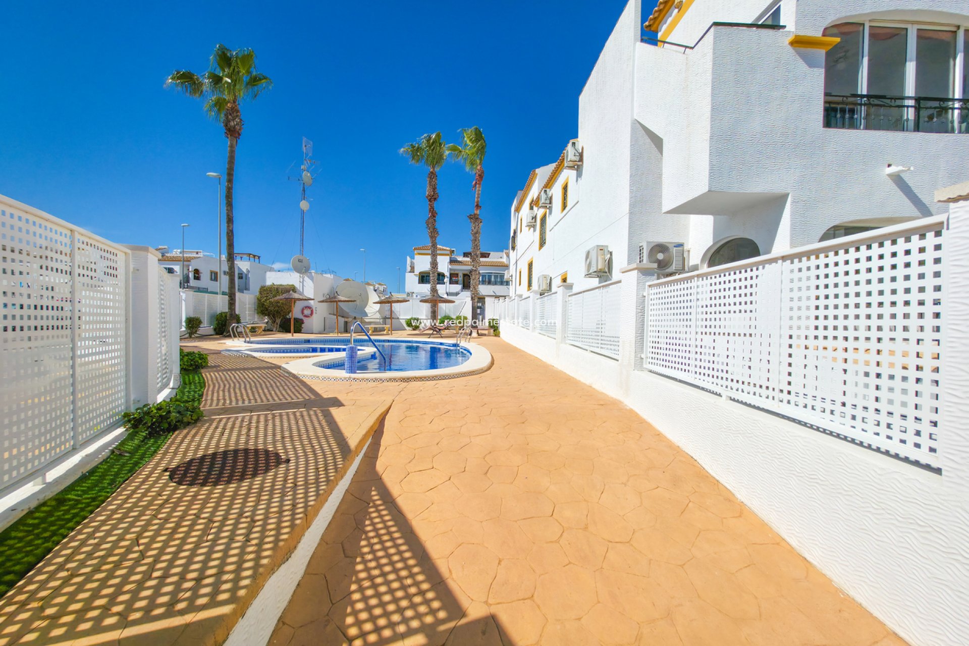 Återförsäljning - Lägenhet -
Vistabella Golf Entre Naranjos - Costa Blanca