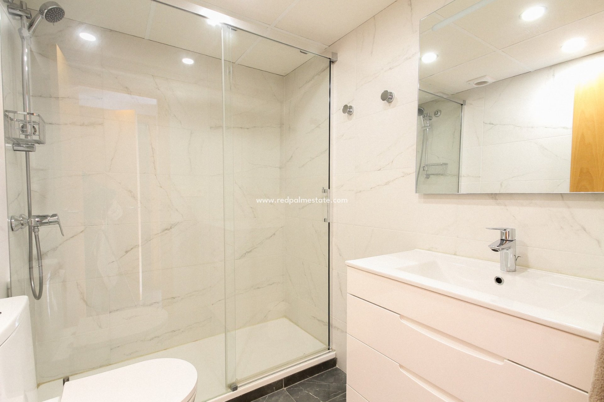 Återförsäljning - Lägenheter -
Alicante