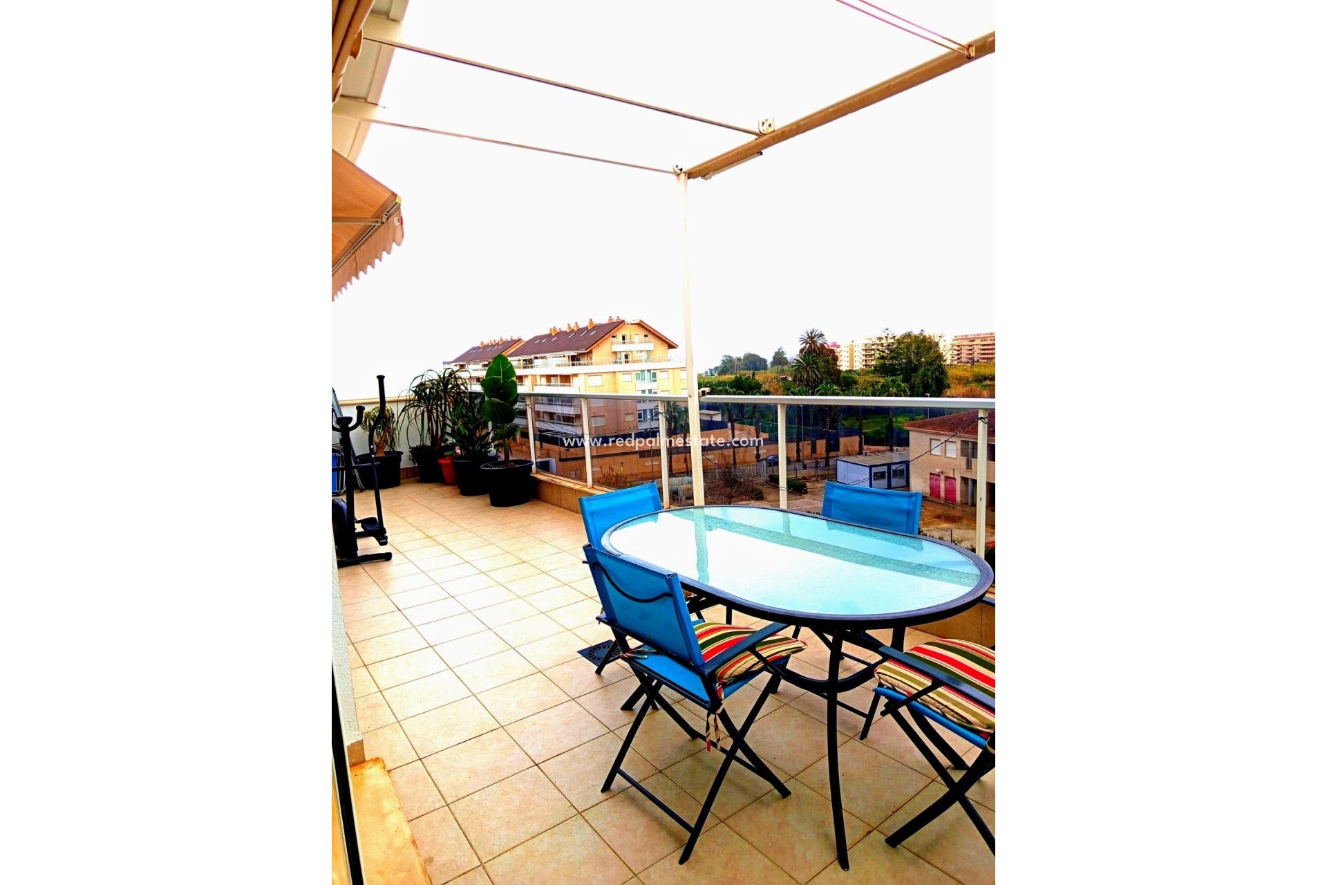 Återförsäljning - Lägenheter -
Denia