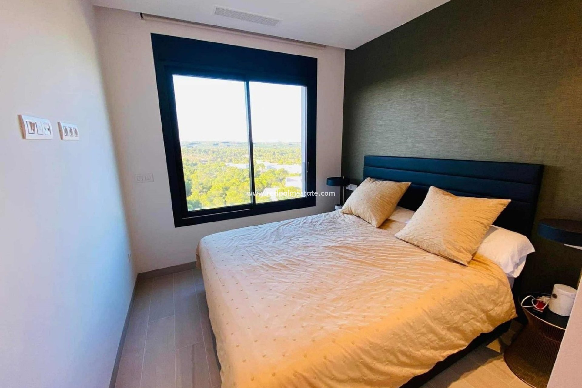 Återförsäljning - Lägenheter -
Las Colinas Golf - Costa Blanca