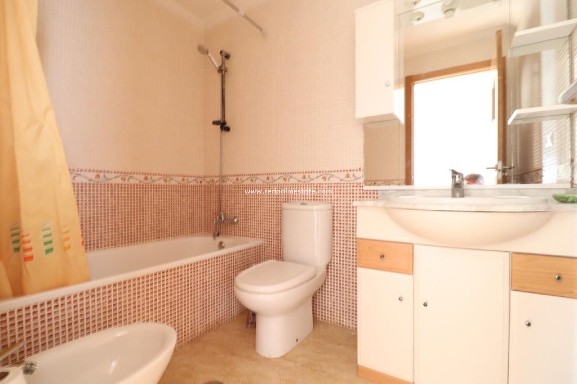 Återförsäljning - Lägenheter -
Orihuela Costa - Campoamor