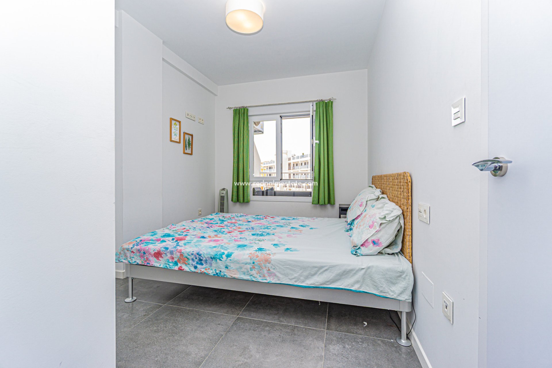 Återförsäljning - Lägenheter -
Orihuela Costa - Campoamor