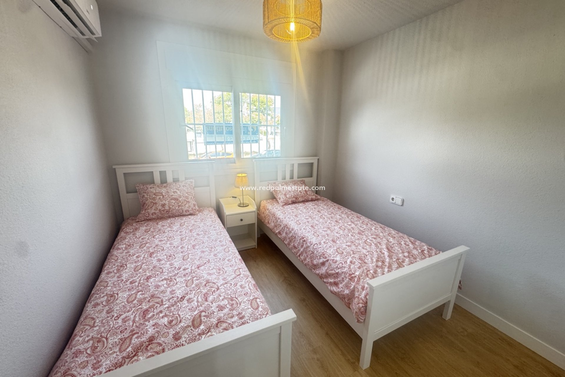 Återförsäljning - Lägenheter -
Orihuela Costa - Campoamor