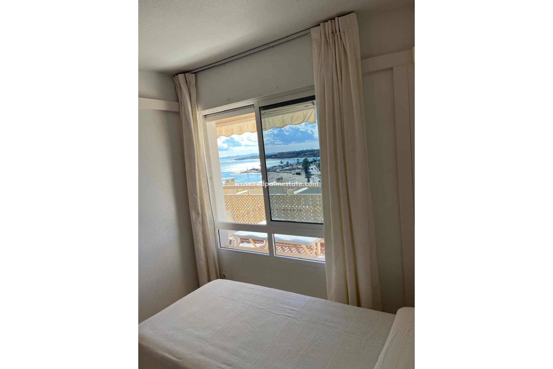 Återförsäljning - Lägenheter -
Orihuela Costa - Campoamor