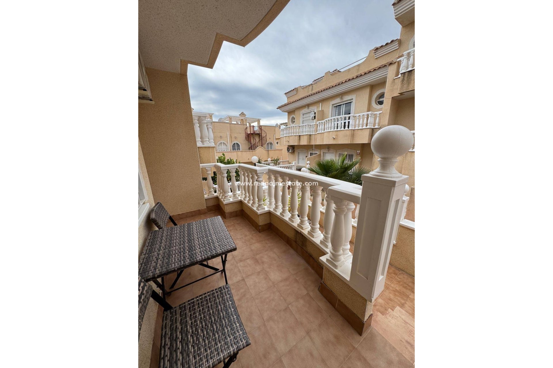 Återförsäljning - Lägenheter -
Orihuela Costa - Villamartín