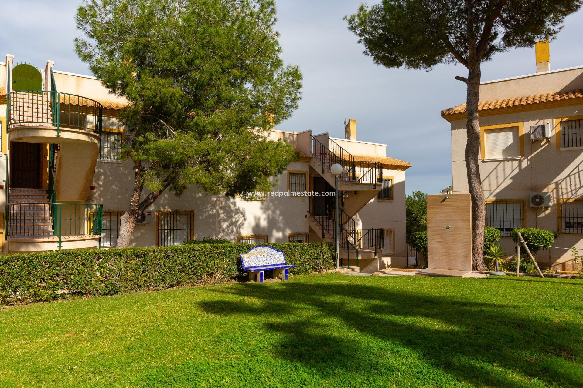 Återförsäljning - Lägenheter -
Orihuela Costa - Villamartín