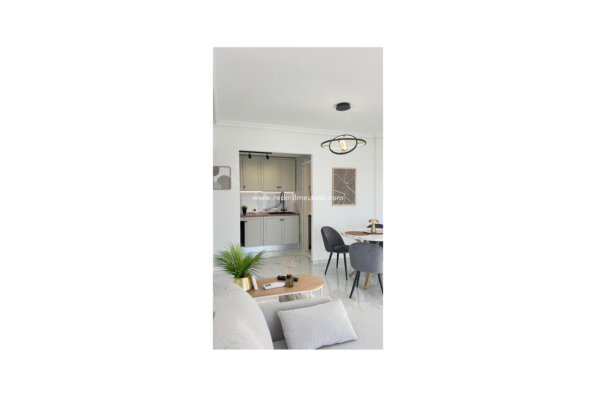 Återförsäljning - Lägenheter -
Orihuela Costa