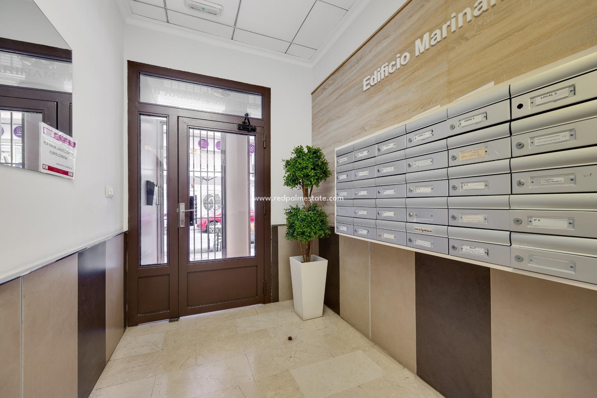 Återförsäljning - Lägenheter -
Torrevieja - Centro Torrevieja