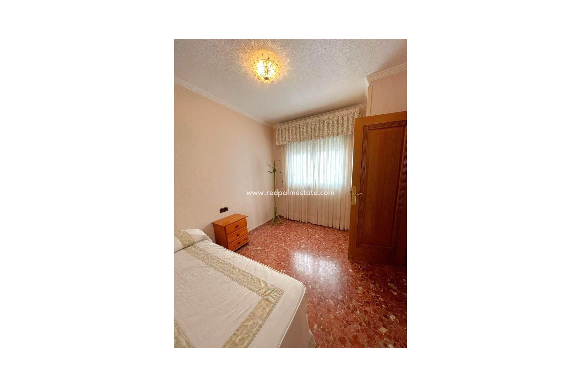 Återförsäljning - Lägenheter -
Torrevieja - Centro Torrevieja