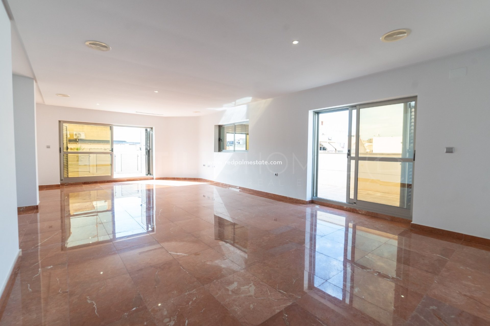 Återförsäljning - Lägenheter -
Torrevieja - Centro