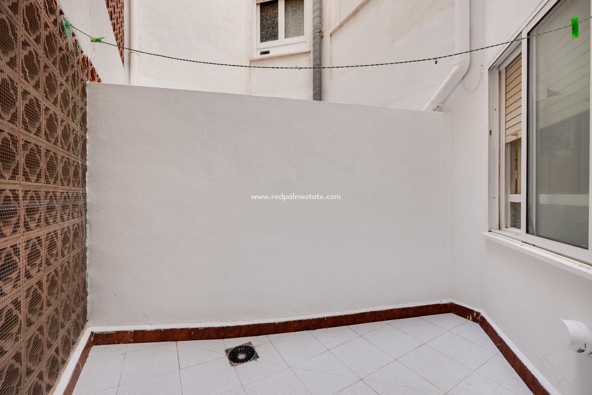 Återförsäljning - Lägenheter -
Torrevieja - El Acequión - Los Náufragos