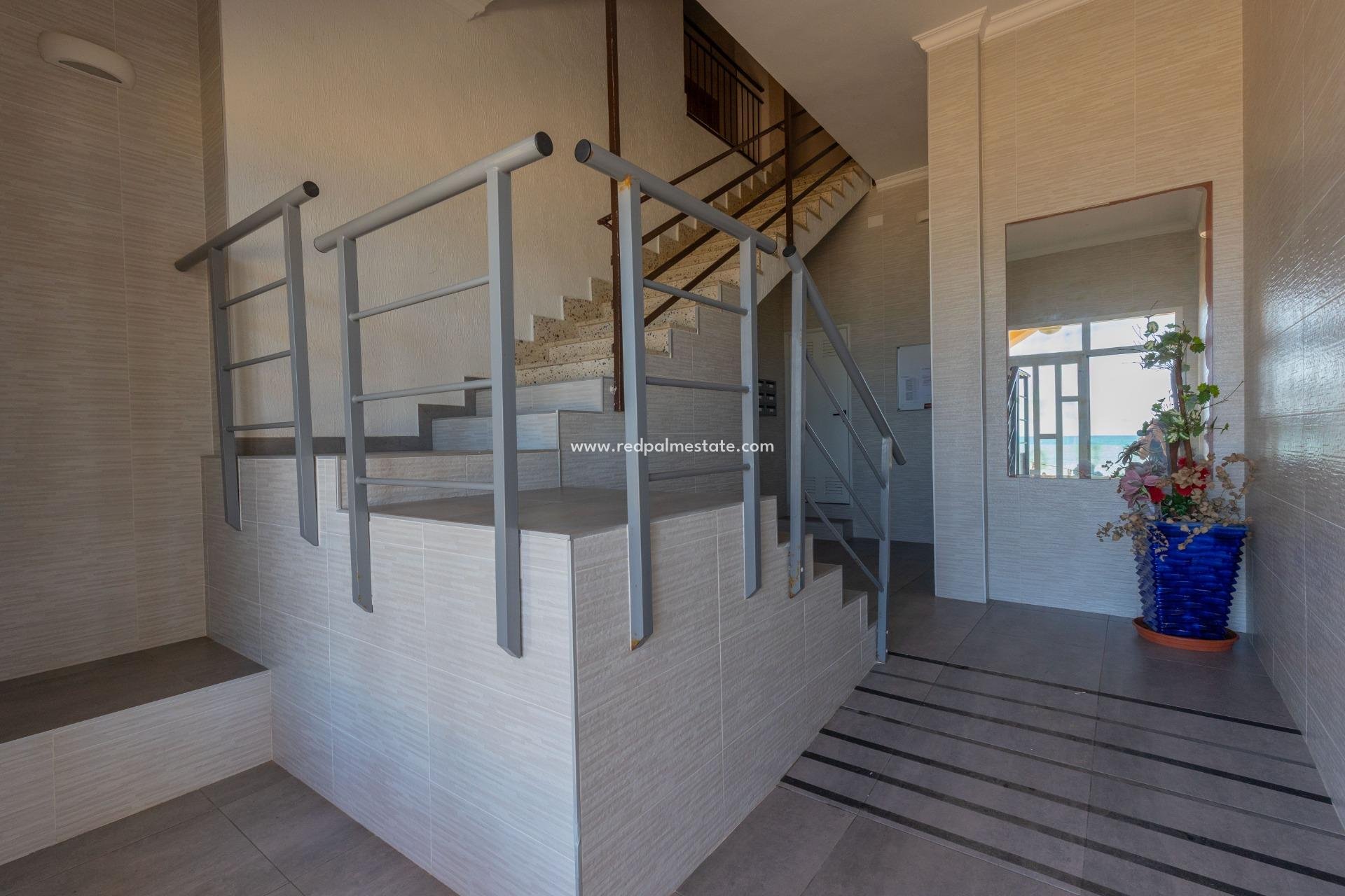 Återförsäljning - Lägenheter -
Torrevieja - La Mata