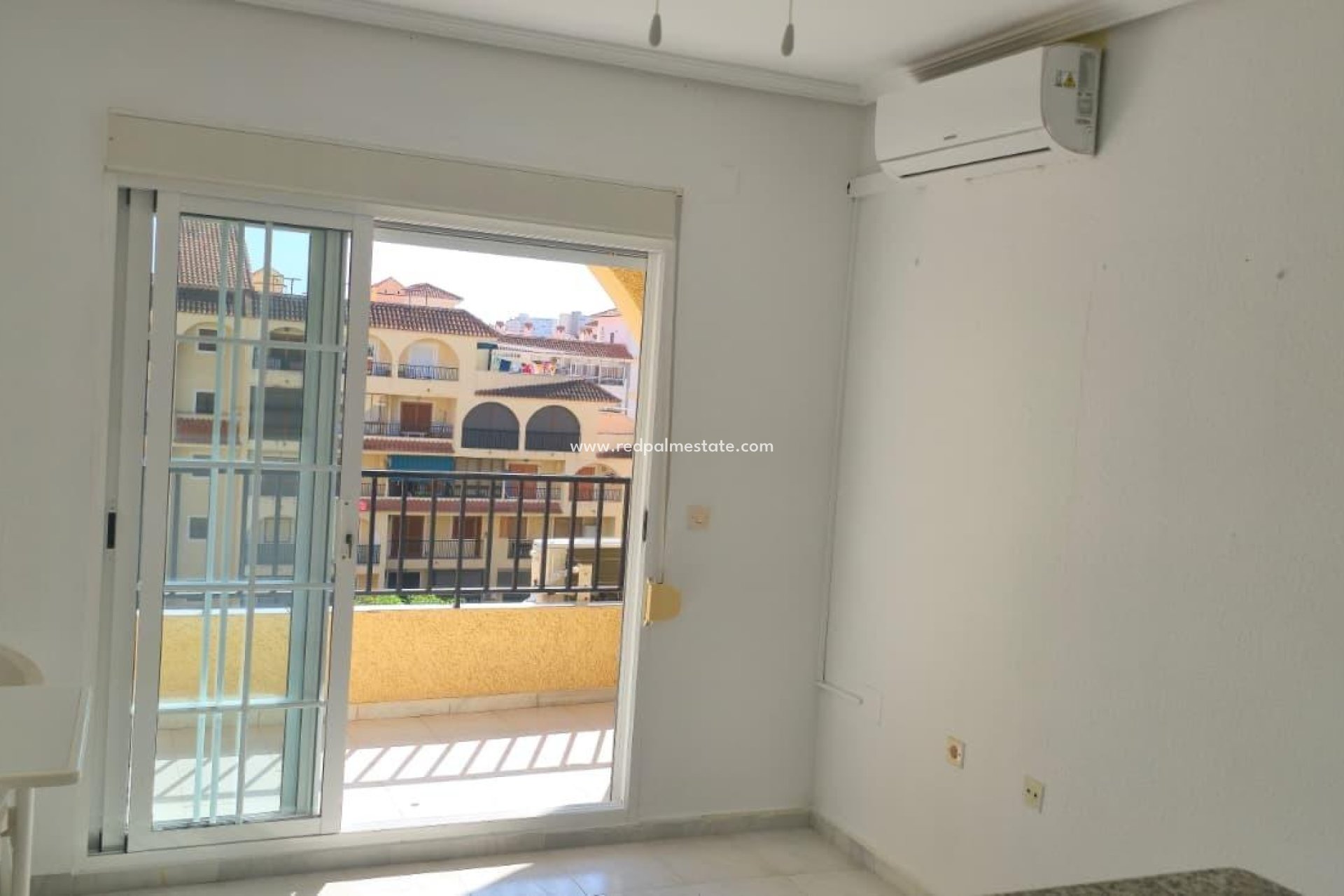 Återförsäljning - Lägenheter -
Torrevieja - La Mata