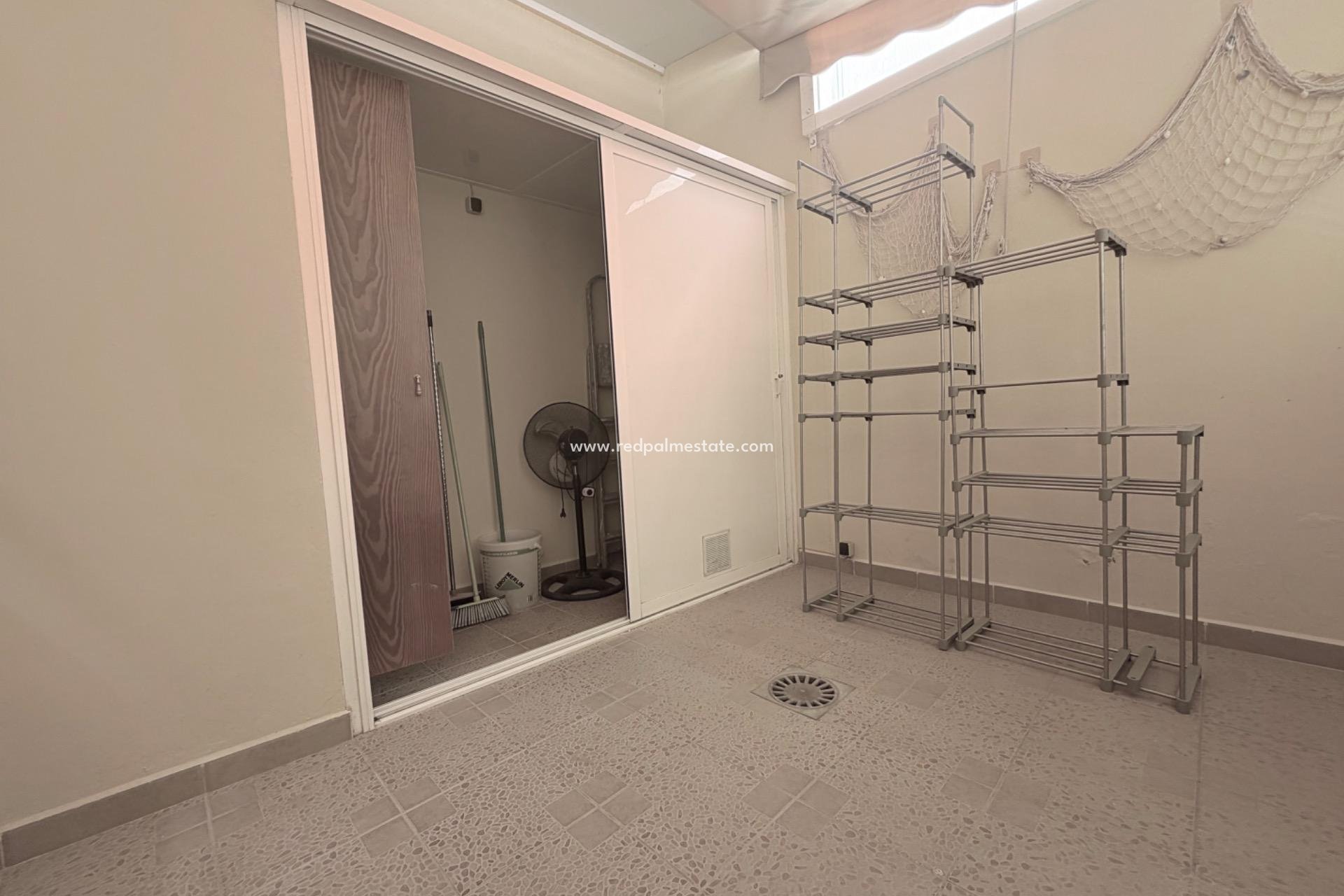 Återförsäljning - Lägenheter -
Torrevieja - La Mata