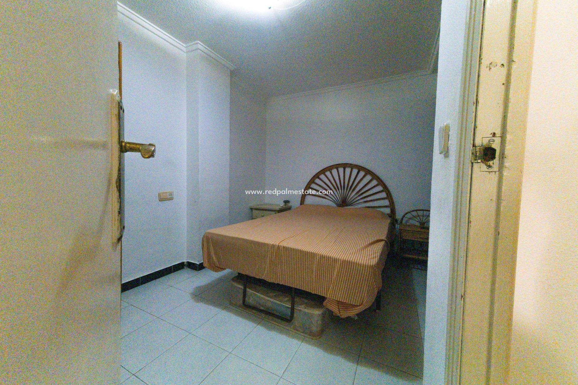 Återförsäljning - Lägenheter -
Torrevieja - Playa del Cura