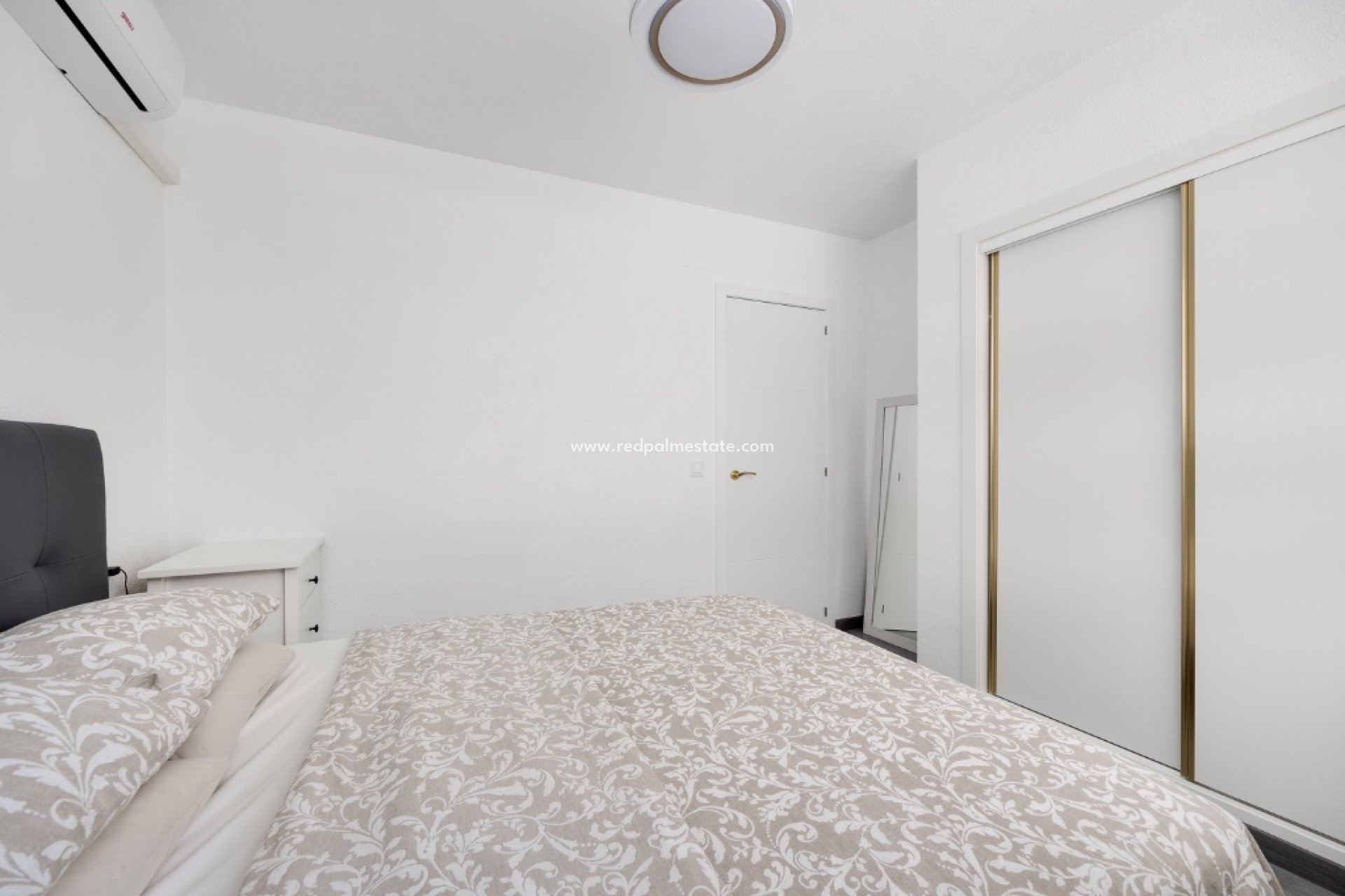 Återförsäljning - Lägenheter -
Torrevieja - Punta prima