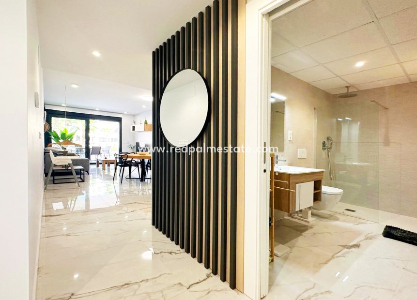 Återförsäljning - Lägenheter -
Torrevieja