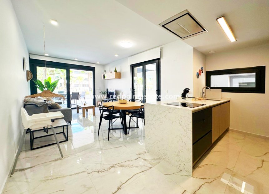 Återförsäljning - Lägenheter -
Torrevieja