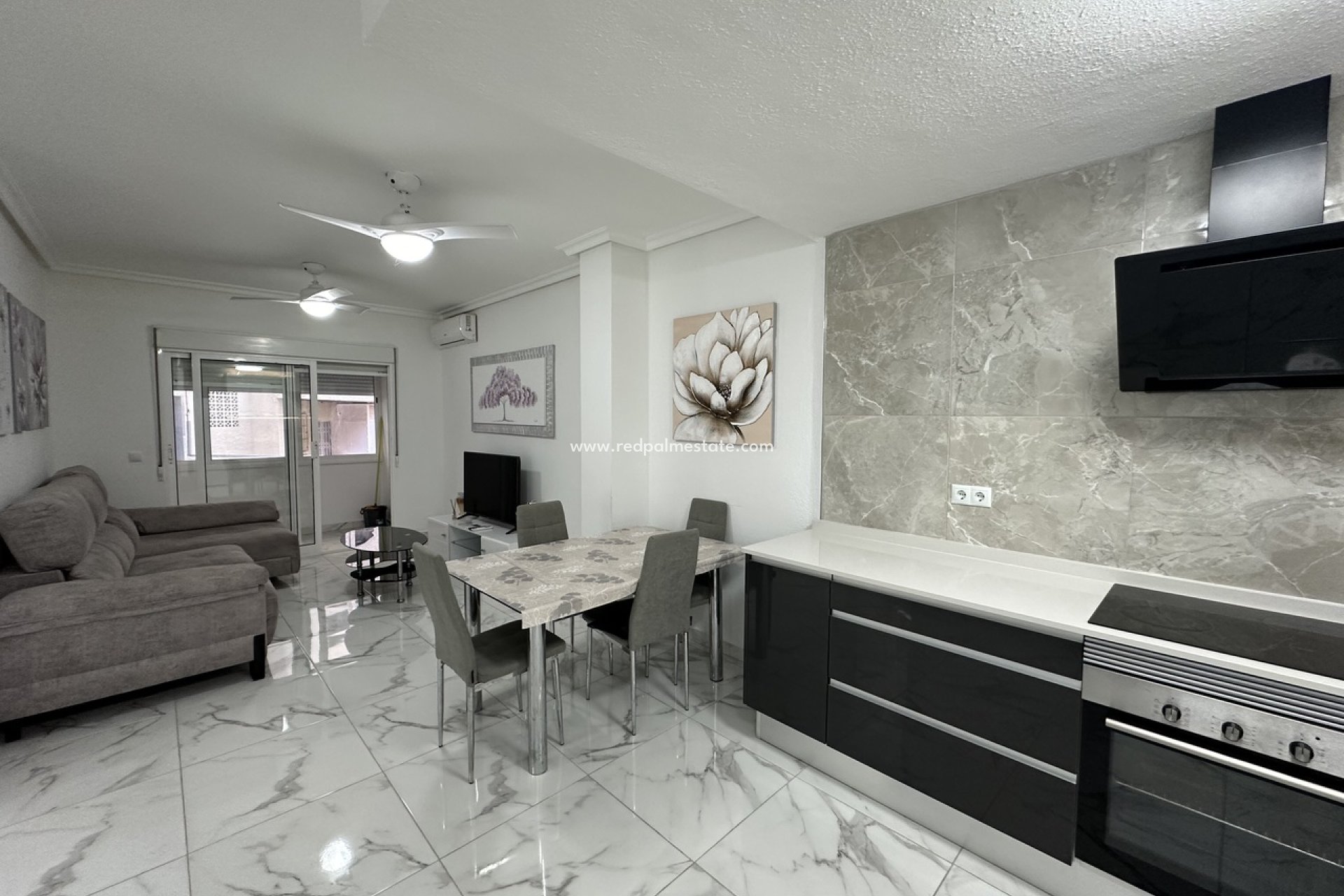 Återförsäljning - Lägenheter -
Torrevieja