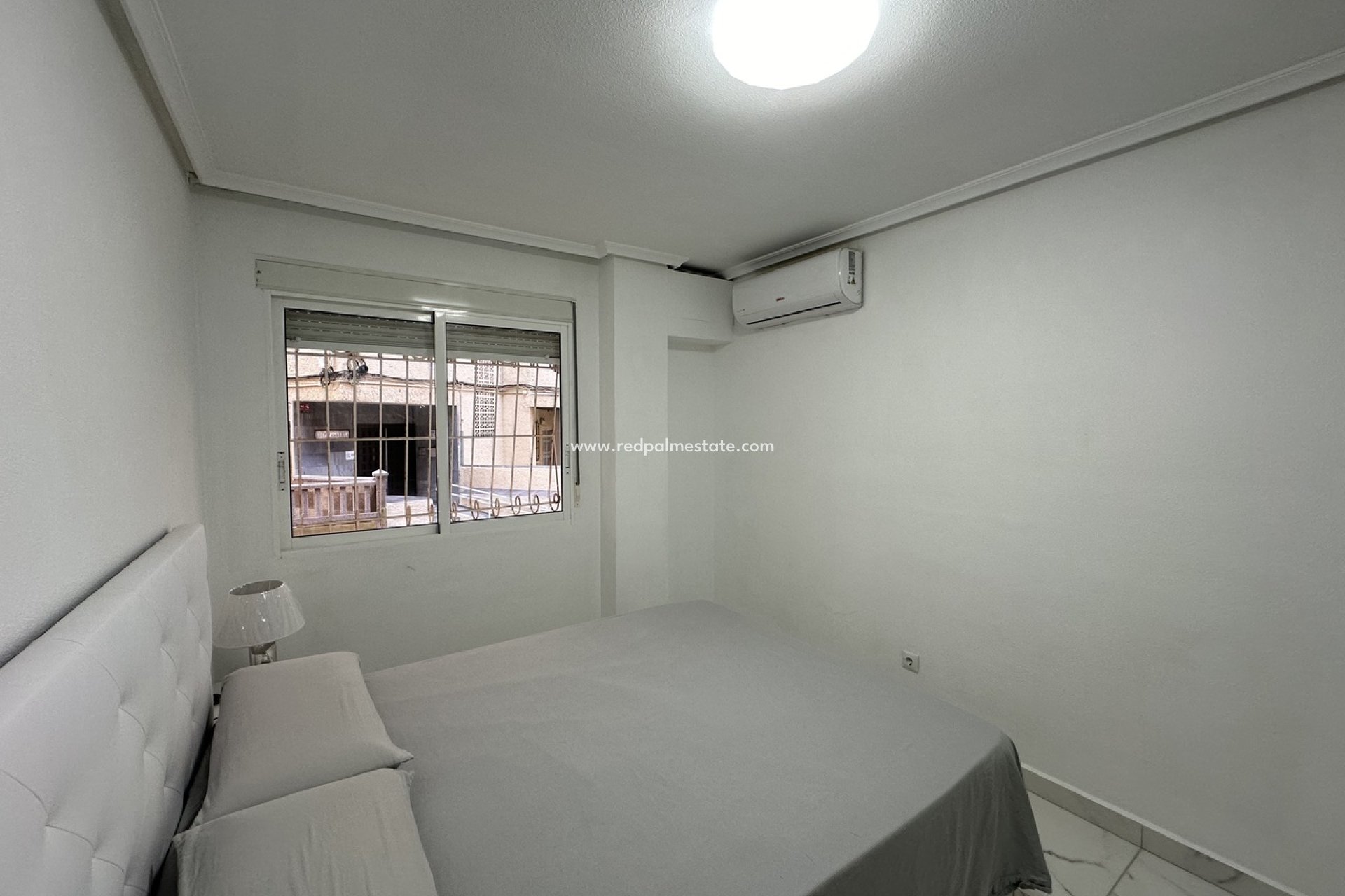 Återförsäljning - Lägenheter -
Torrevieja