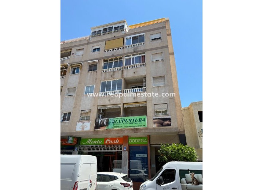 Återförsäljning - Lägenheter -
Torrevieja