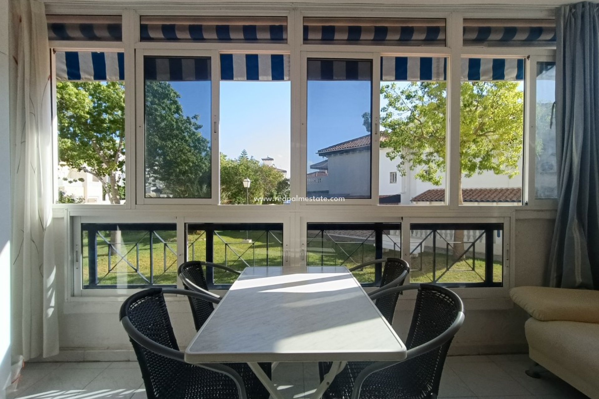 Återförsäljning - Lägenheter -
Torrevieja