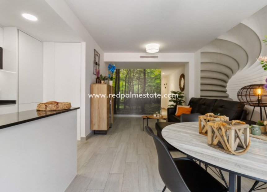 Återförsäljning - Lägenheter -
Torrevieja