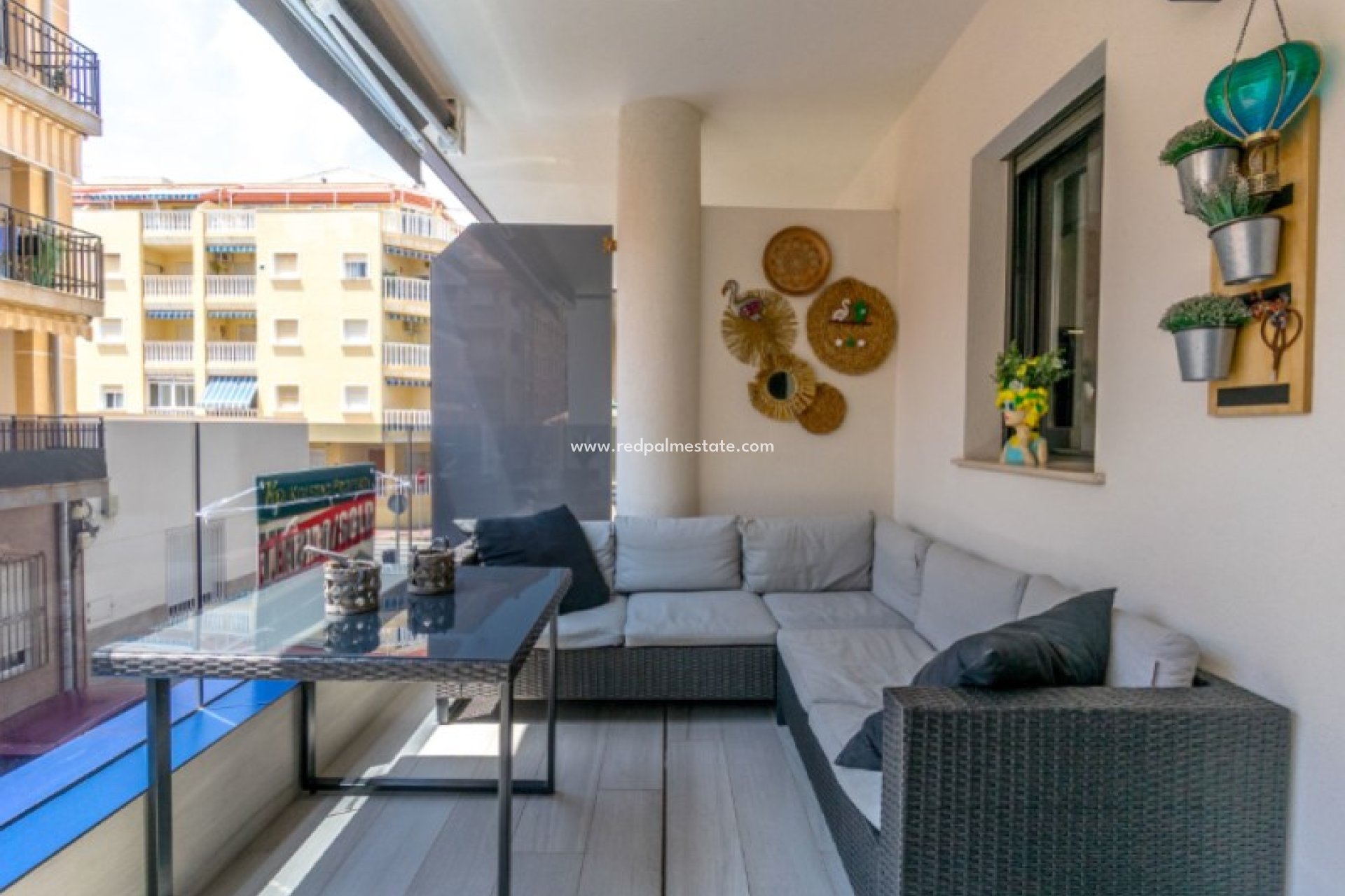 Återförsäljning - Lägenheter -
Torrevieja