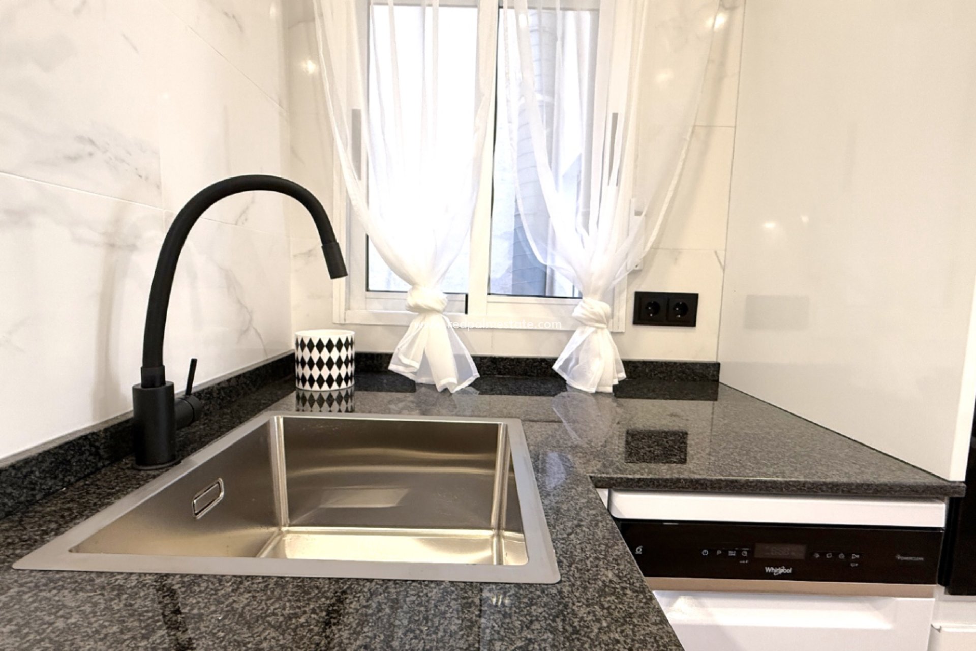 Återförsäljning - Lägenheter -
Torrevieja