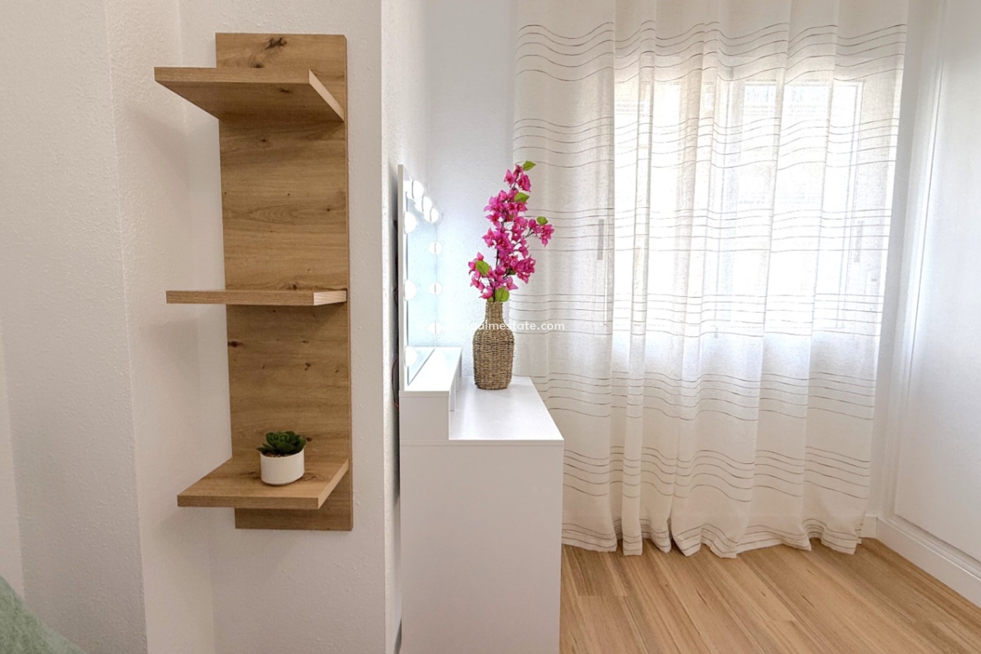 Återförsäljning - Lägenheter -
Torrevieja