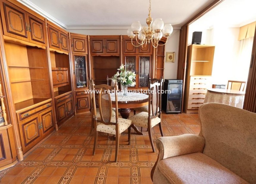 Återförsäljning - Lägenheter -
Torrevieja