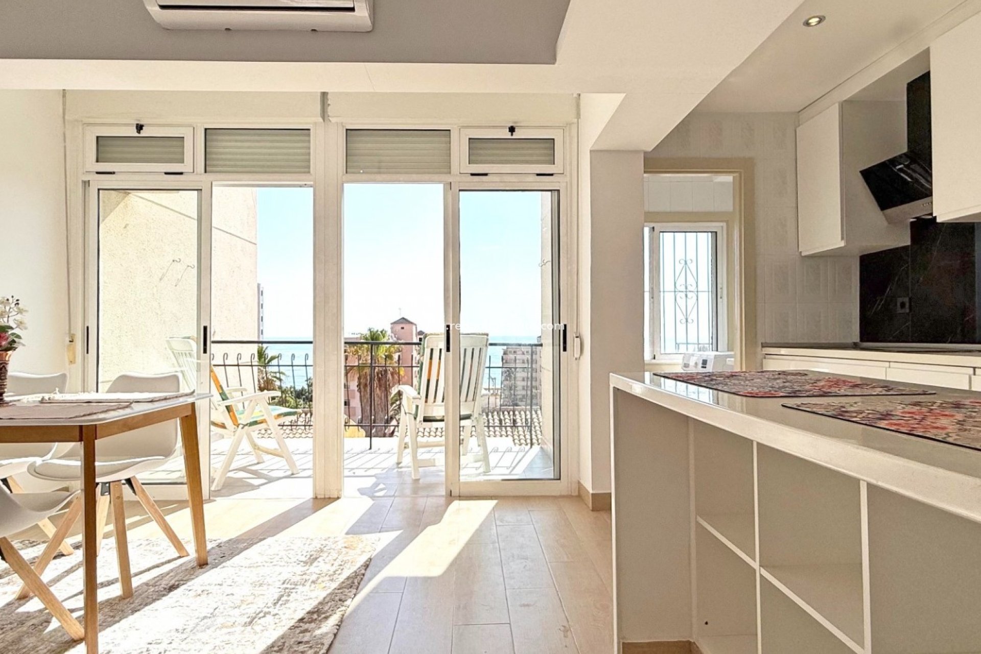 Återförsäljning - Lägenheter -
Torrevieja