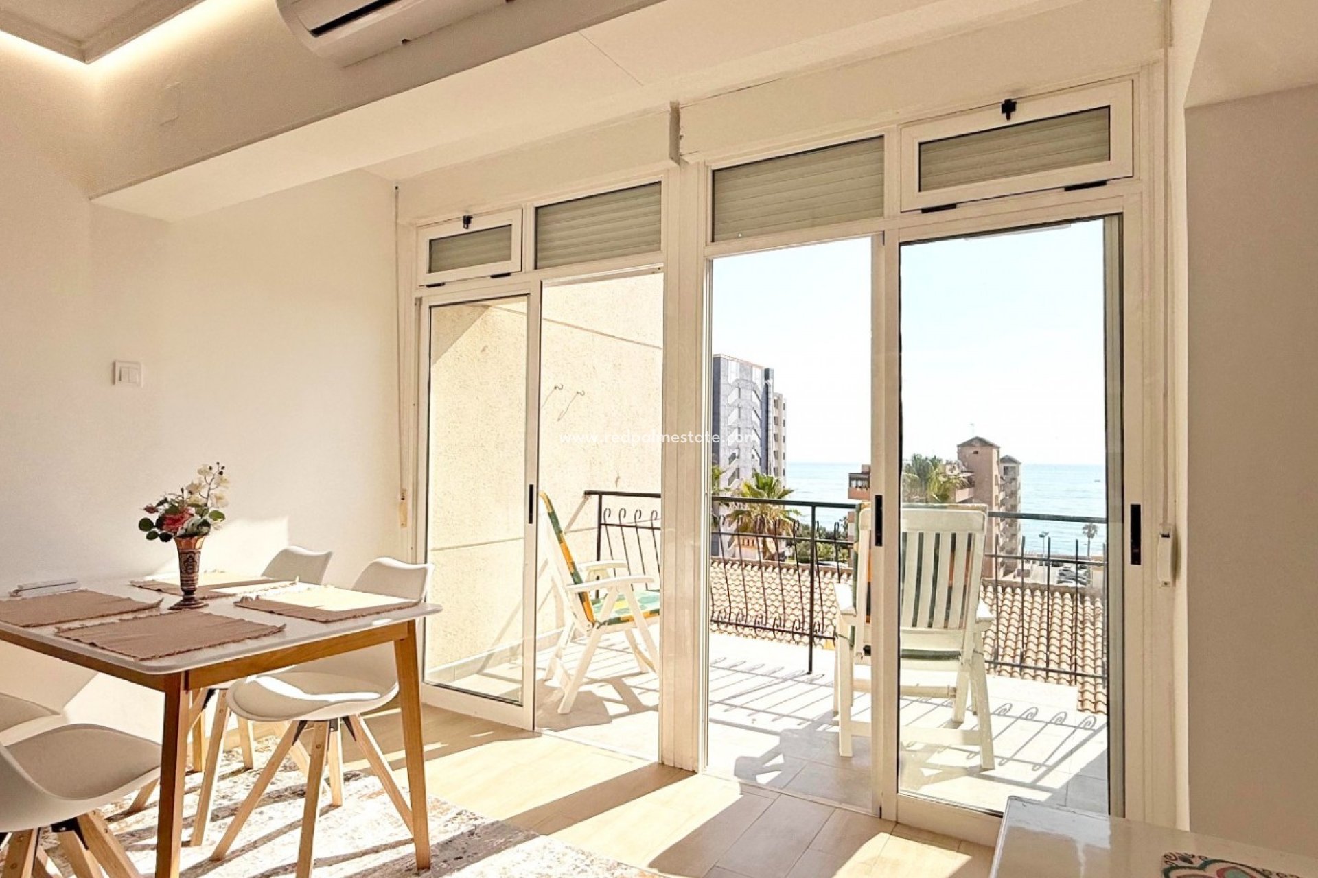 Återförsäljning - Lägenheter -
Torrevieja