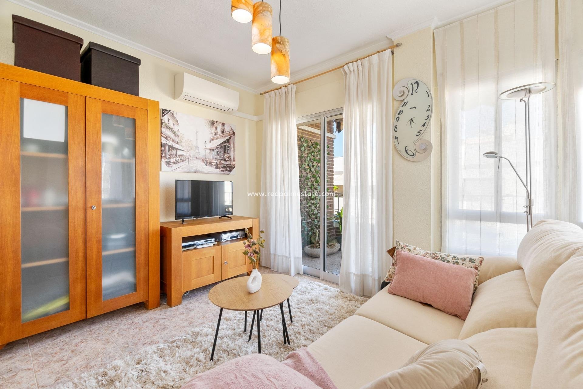 Återförsäljning - Lägenheter -
Torrevieja