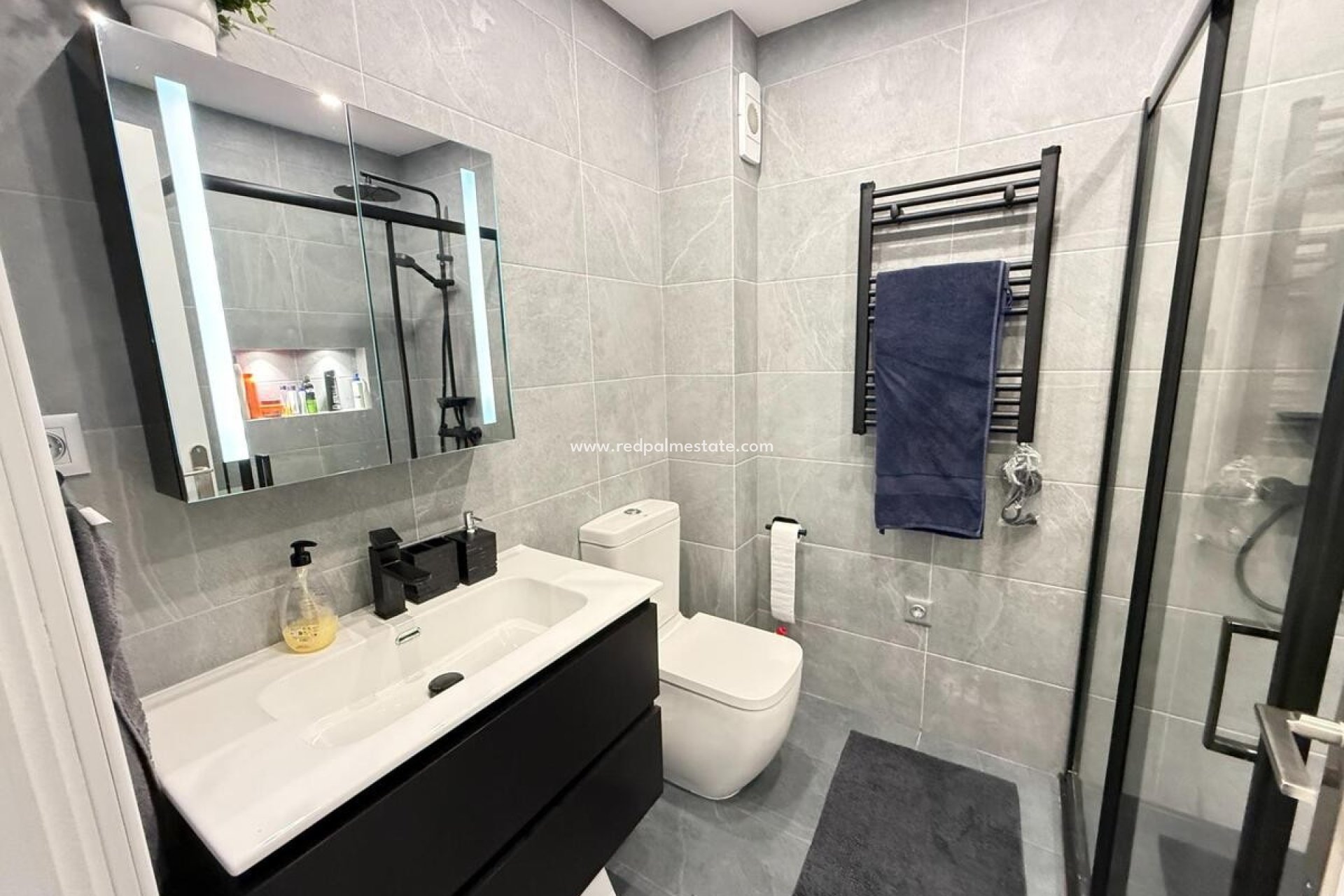 Återförsäljning - Lägenheter -
Torrevieja