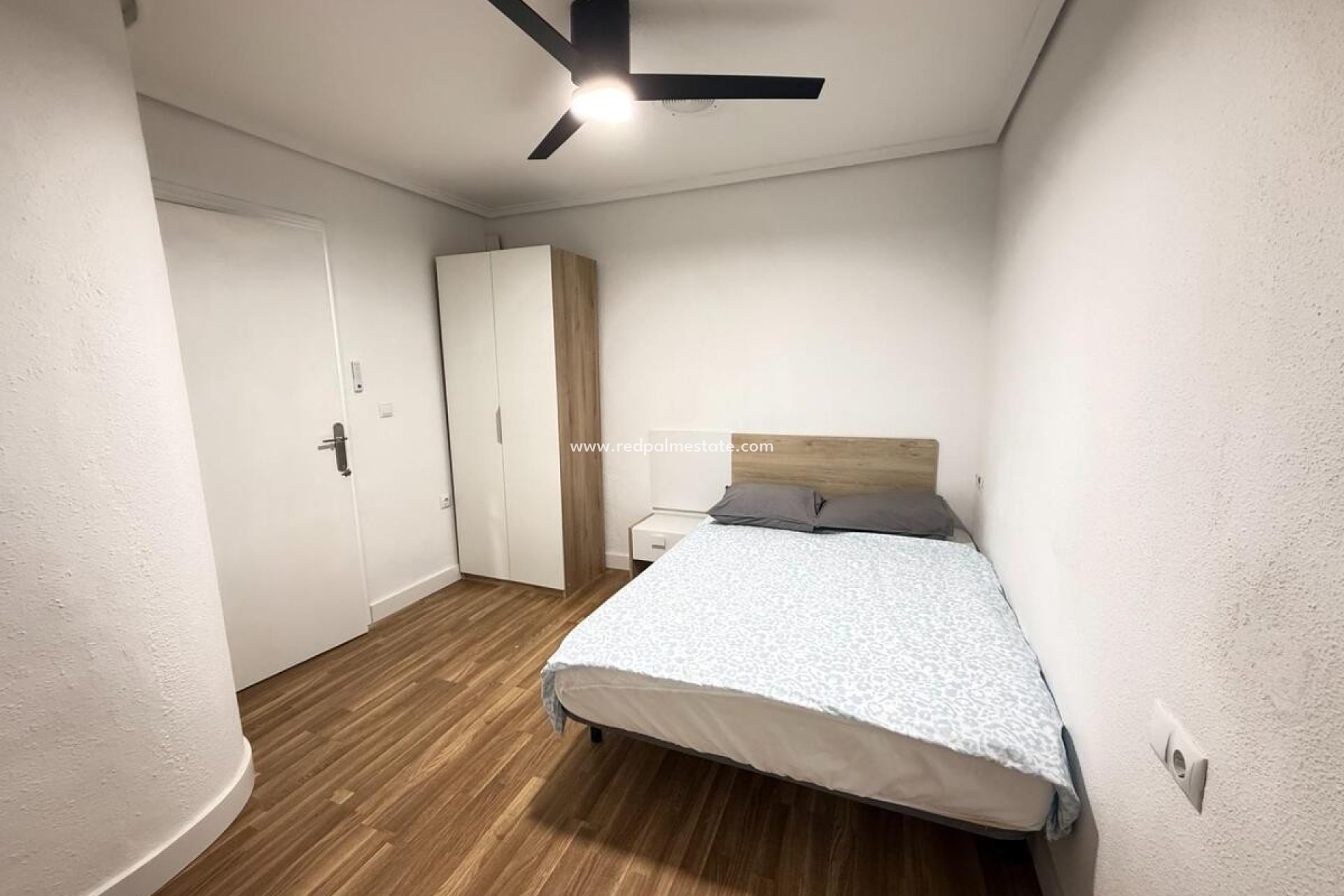 Återförsäljning - Lägenheter -
Torrevieja