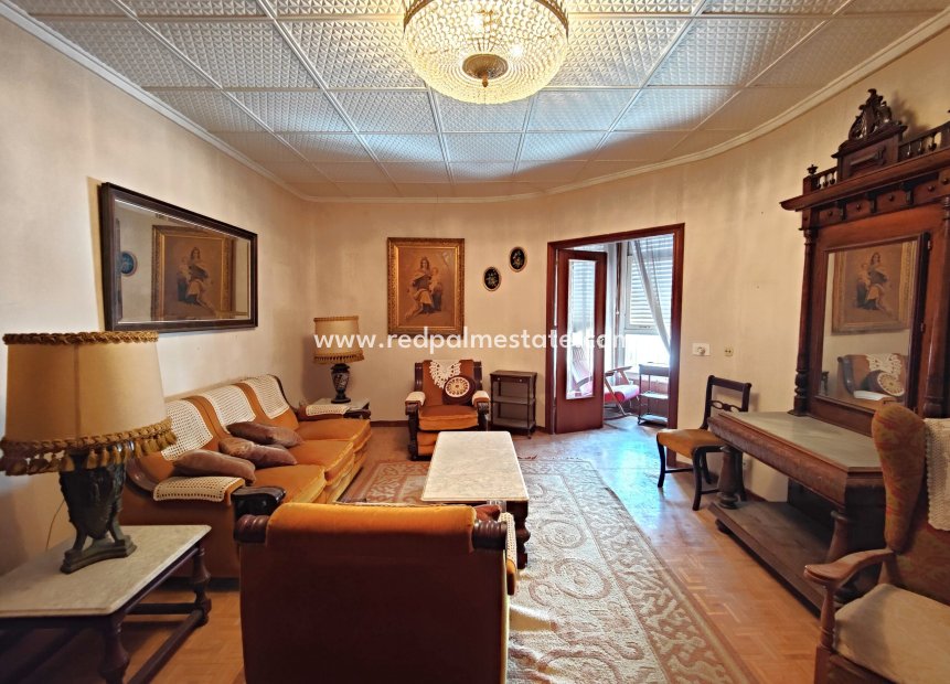 Återförsäljning - Lägenheter -
Torrevieja