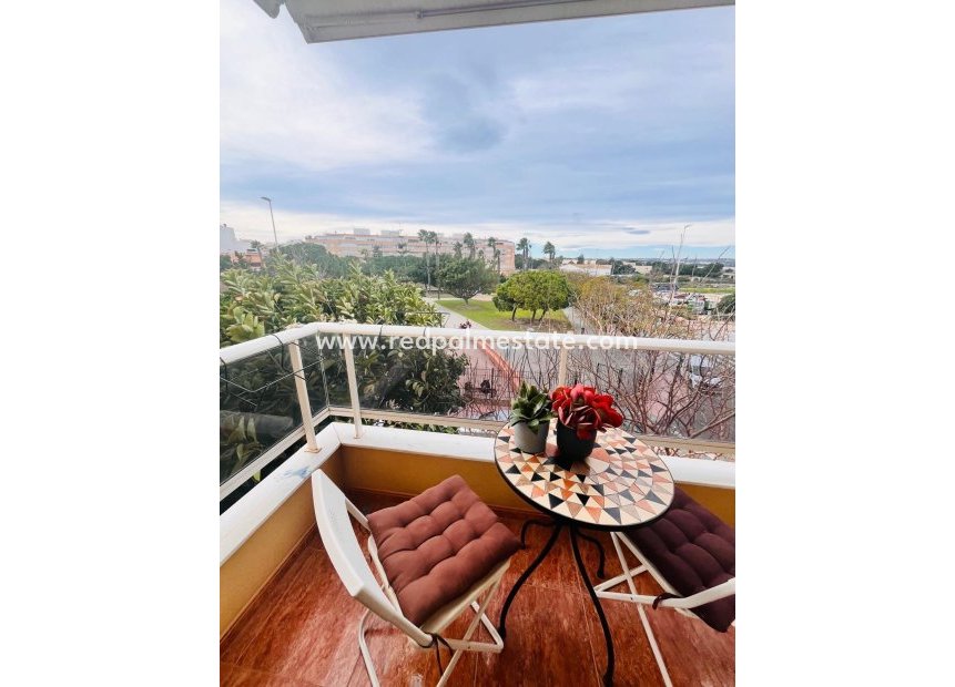 Återförsäljning - Lägenheter -
Torrevieja