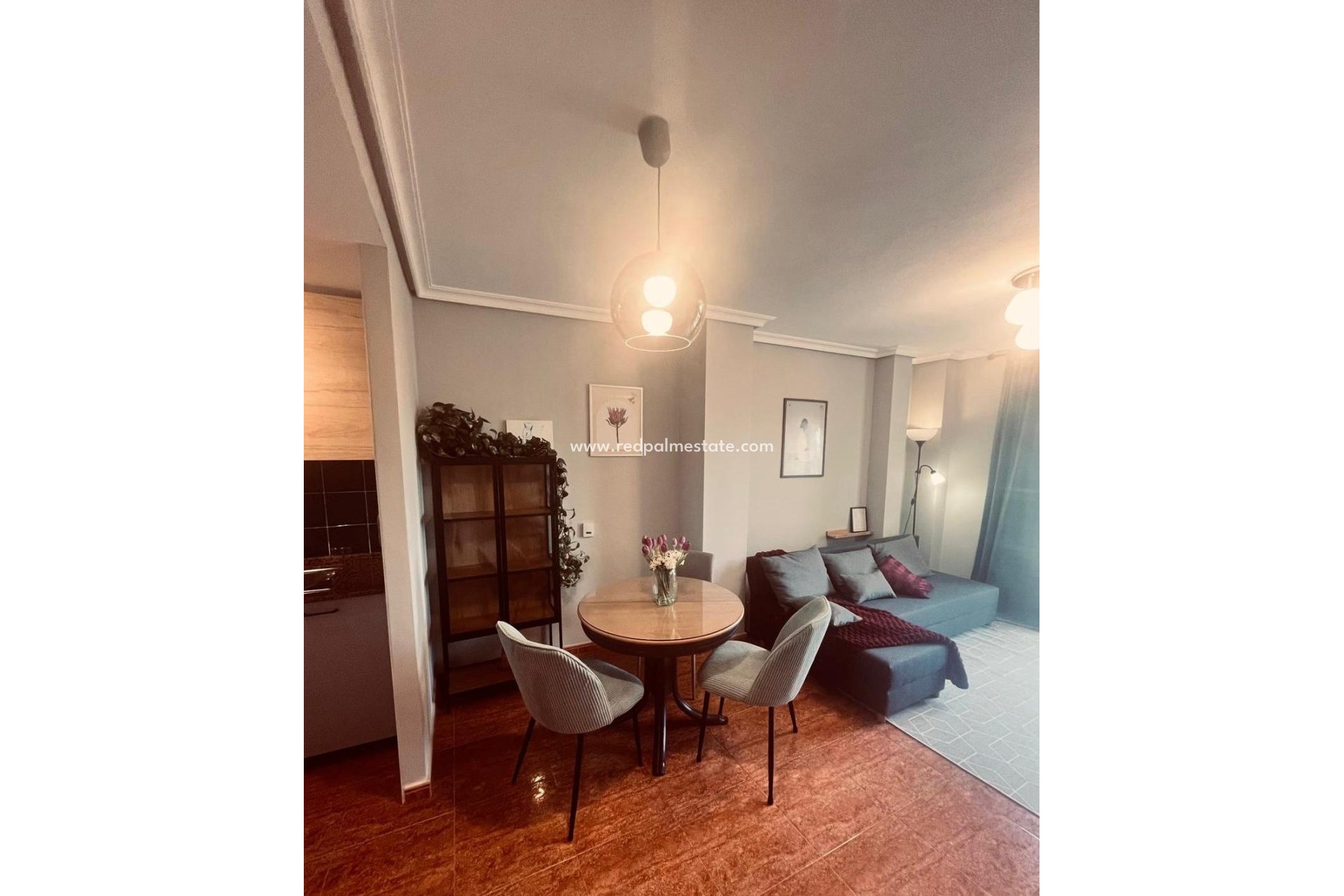 Återförsäljning - Lägenheter -
Torrevieja