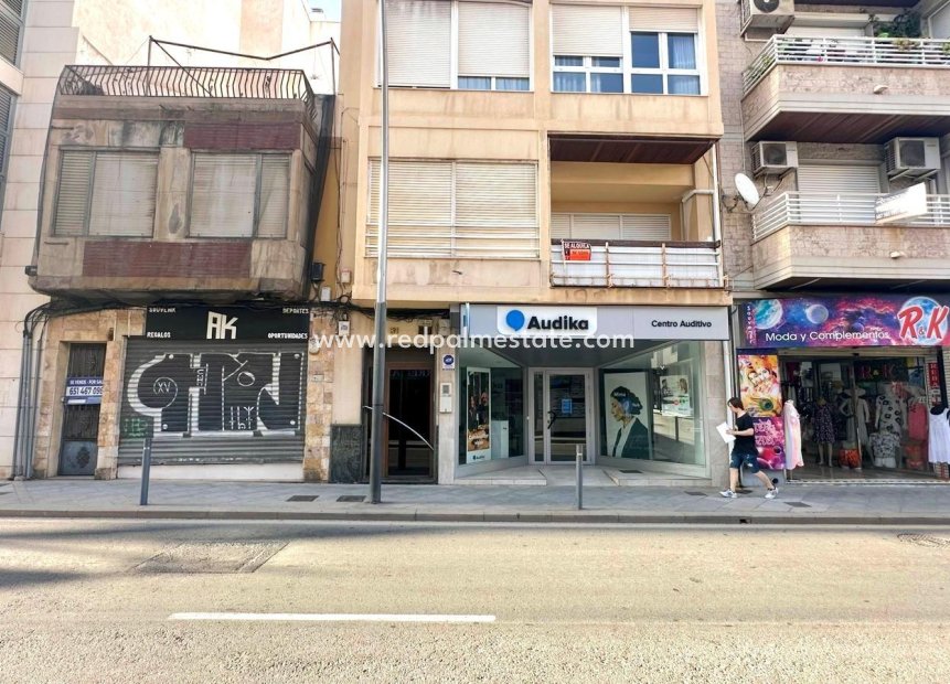 Återförsäljning - Lägenheter -
Torrevieja