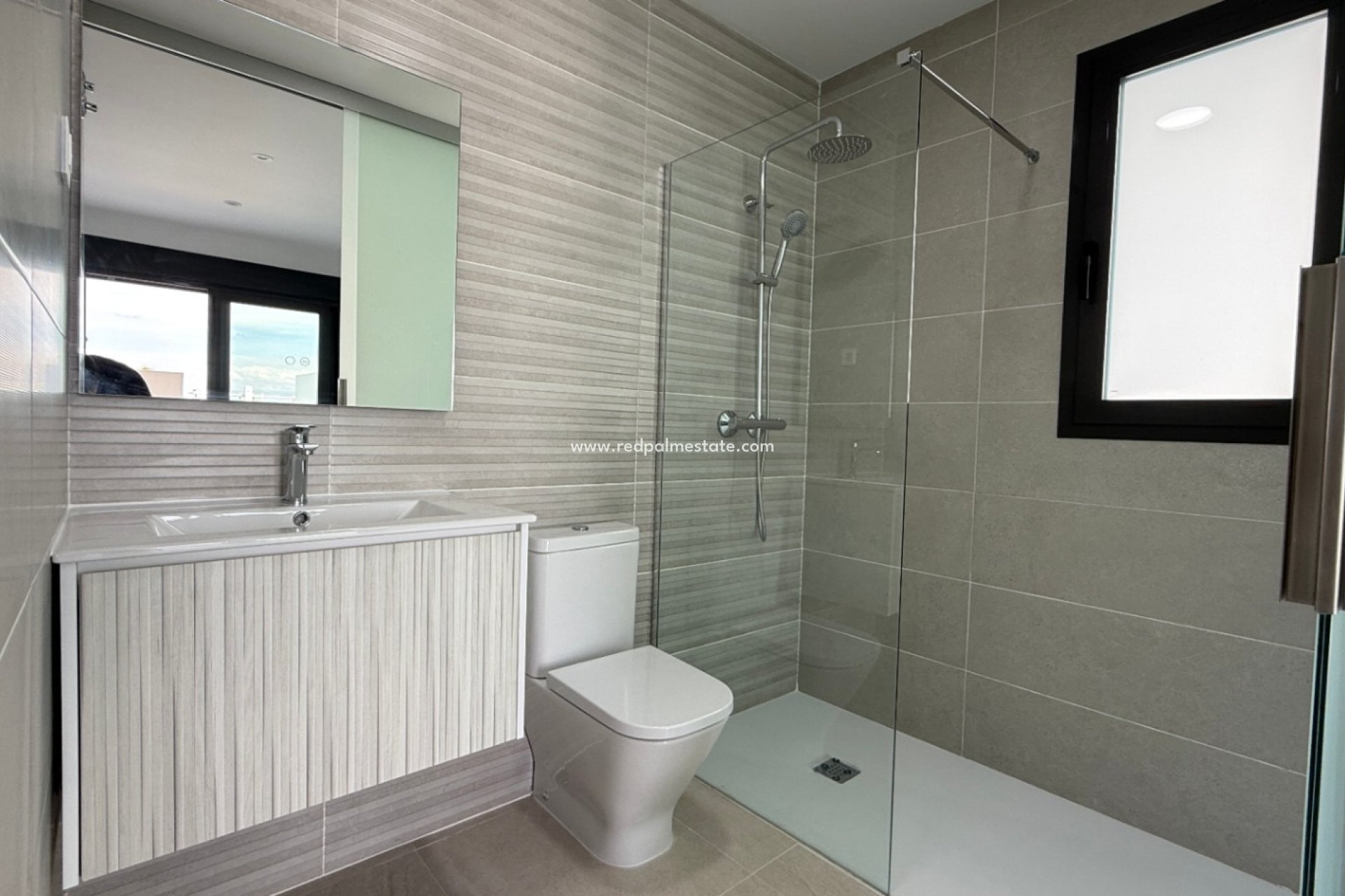 Återförsäljning - Lägenheter -
Torrevieja