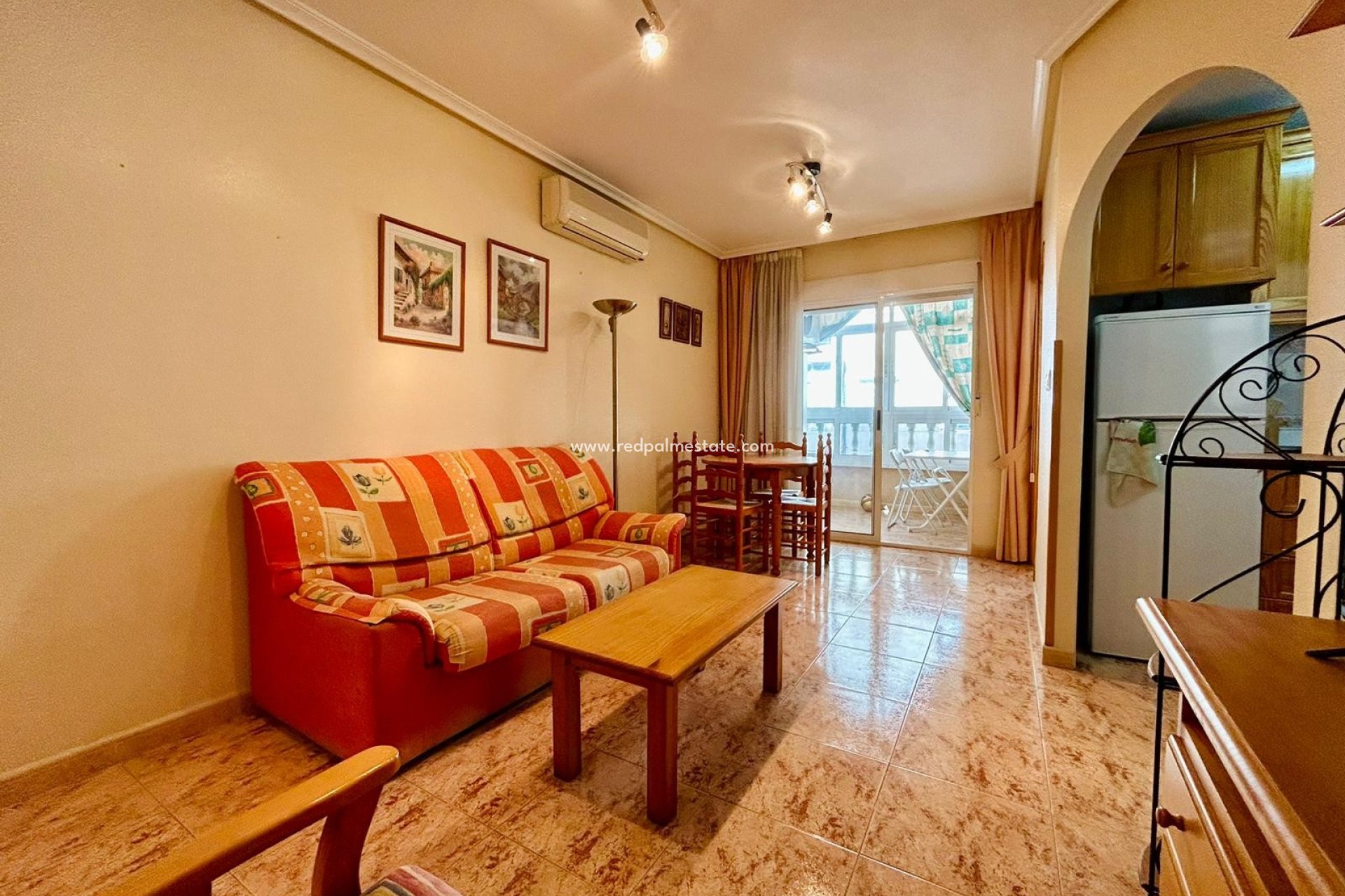 Återförsäljning - Lägenheter -
Torrevieja