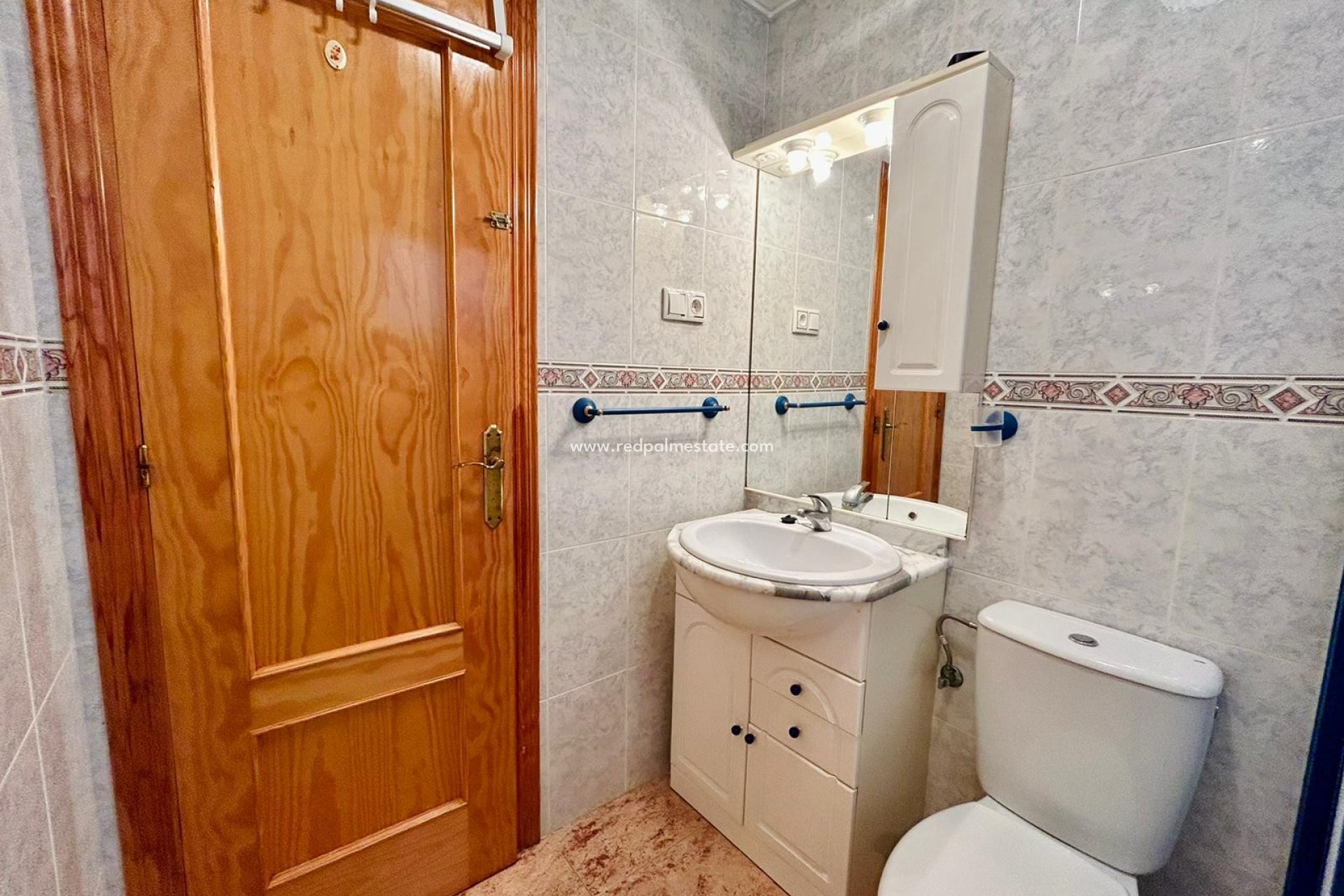 Återförsäljning - Lägenheter -
Torrevieja