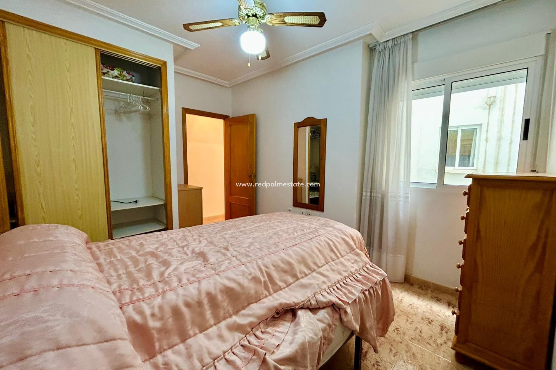 Återförsäljning - Lägenheter -
Torrevieja